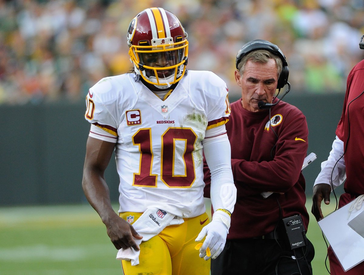 pfrumors's tweet photo. Mike Shanahan Wasnβt Sold On #RG3 Trade
https://t.co/PRp2srsefK https://t.co/vJe5eMATNV