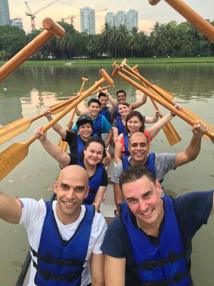 MarriottSG's tweet photo. Dragon Boat Racing- Who's side are you on?
#TeamExcom or #TeamAssociates 

 #BrilliantHosts #AAWYEAH #IconicSG https://t.co/F24KSudr5N