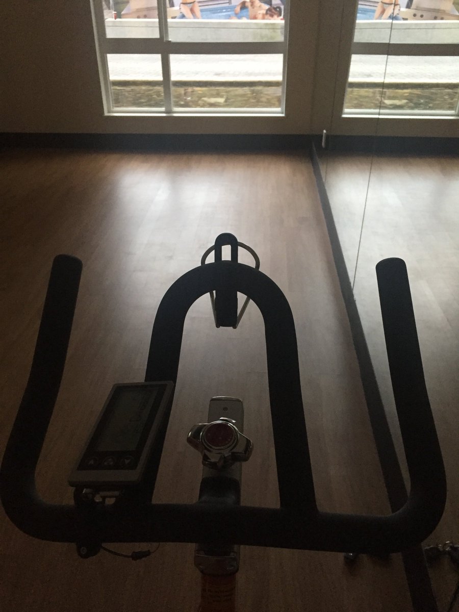 beeworthy_co's tweet photo. @hootsuite app makes for an evening #spin and #schedule! https://t.co/5Cot84FZzF