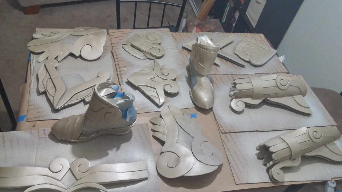 ChasingPixels's tweet image. I haven&apos;t used Twitter in forever! Been busy building my cosplay :) #cosplay #comicon #SmiteGame #hirez