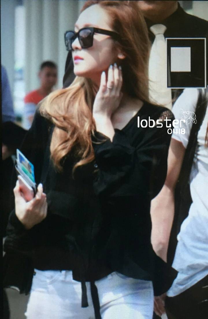 [PIC][19-05-2016]Jessica trở về Hàn Quốc vào trưa nay CiywzGeVAAAZgsC
