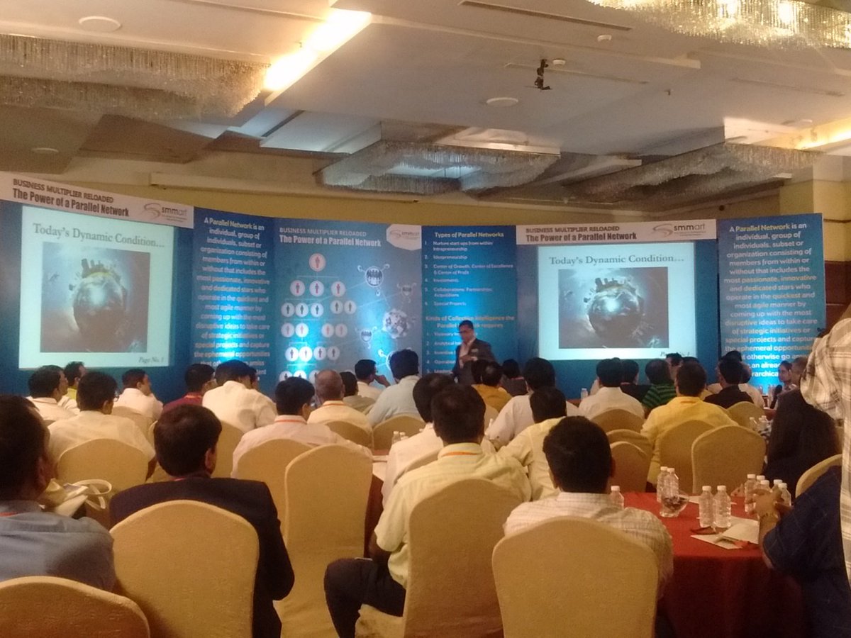 smmartParivaar's tweet image. @IamSantoshNair starts the program "BMR - The power of a #ParallelNetwork" with an interesting interaction