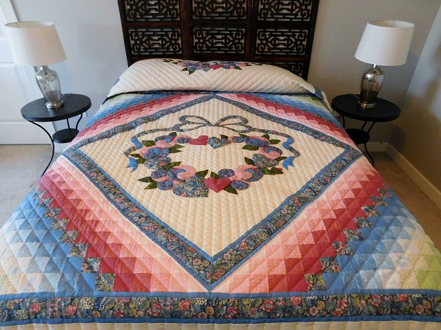 Amish Country Love Quilt For Sale amishcountrylanes.com/Pages/hs7522.s… #amish #quilt #amishquilt #countrylove #country #love