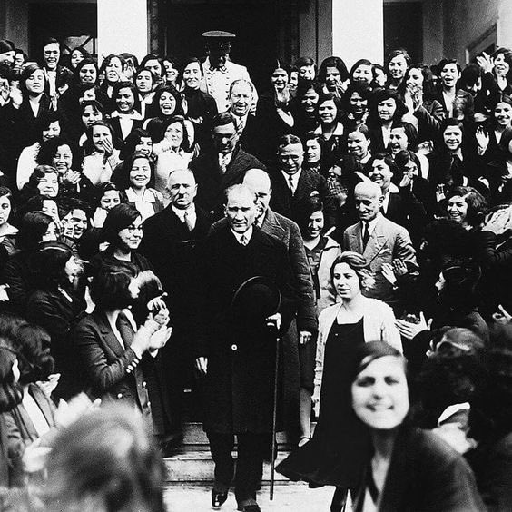 BuseDevrim's tweet photo. 19 Mayıs Atatürk'ü Anma Gençlik Ve Spor Bayramımız Kutlu Olsun #Atamızınİzindeyiz #19Mayıs1919 https://t.co/MRnLeutjtL