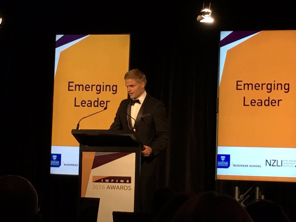 Daniel Keiser of <a href="/shareclarity/">Shareclarity</a> winning the emerging leader award at #Infinz