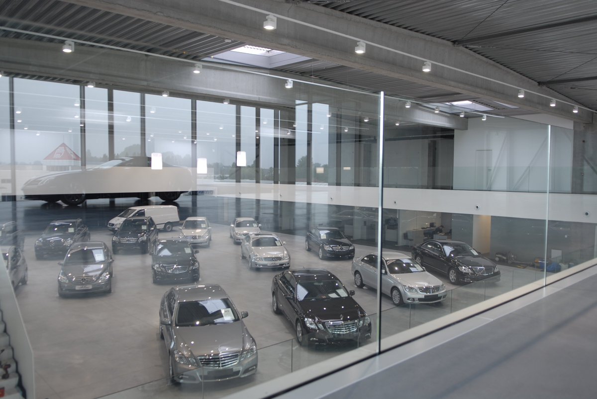 Our vision glass #balustrade ensures a clear view on the cars in this #Mercedes dealership