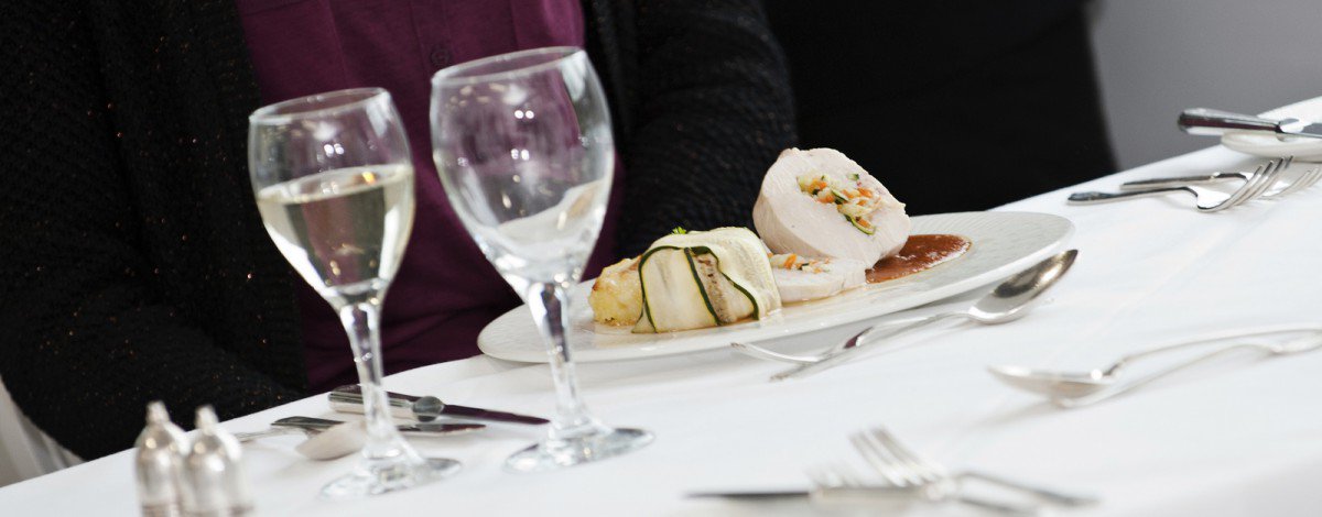 NSCGStafford's tweet image. Come and join us for lunch in the Riverbank restaurant. Click here to view our new menu ow.ly/wOJa300hjmu