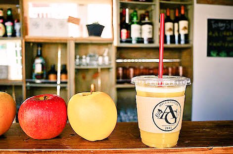 ohayobi's tweet photo. 水なしでりんごを丸一個使うジュース🍎
美味しくないわけがない！！
#appleandginger ♡
代官山ログロード内、
FredSegalキッチンカーに
寄って飲んでみてね☺️
本日の20:00まで♡ https://t.co/NiwP91lvfy