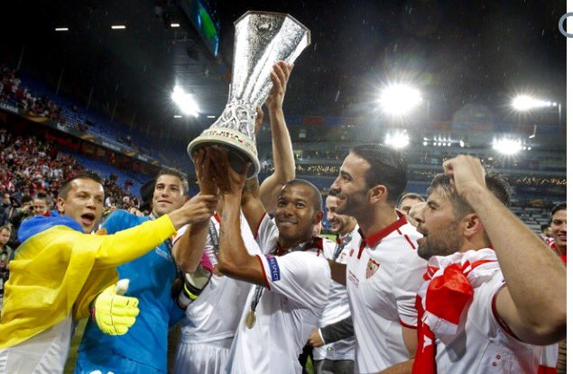 Айнтрахт выиграл. Есть финал. Реал мадрид с кубком лиги чемпионов 2022. Игра футбол. Есть финал.