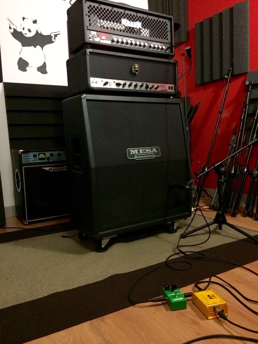 RedFaderStudio's tweet image. Reamping para el disco de MalleficaruM, esta sonando bestial!!!