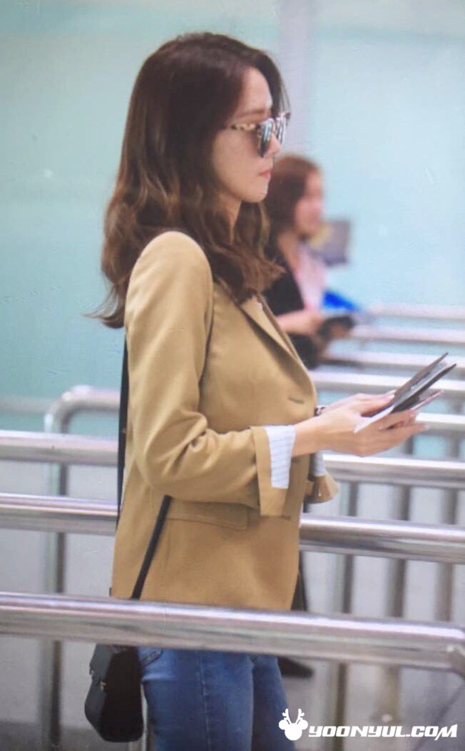 [PIC][19-05-2016]YoonA trở về Hàn Quốc vào trưa nay CizKAlUVEAAK5uq