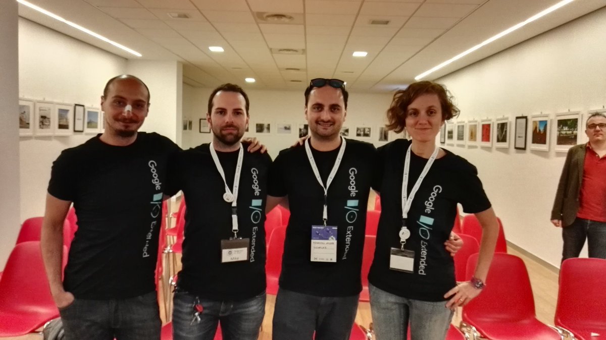 azzurraragone's tweet photo. L'emozione del #GoogleIOExtended Grazie agli organizzatori del #gdgbari #toocool @GoogleDevsItaly #io16 #love4dev https://t.co/GSjLzOchSe