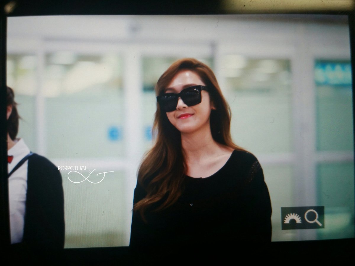 [PIC][19-05-2016]Jessica trở về Hàn Quốc vào trưa nay CizWhd5U4AAs811