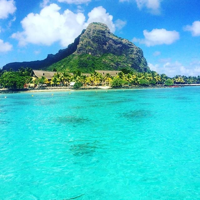 mon_ilemaurice's tweet photo. On ne se lasse pas des vues sur le Morne ! 😎 (c) mondialbites https://t.co/XFb6hSTohk