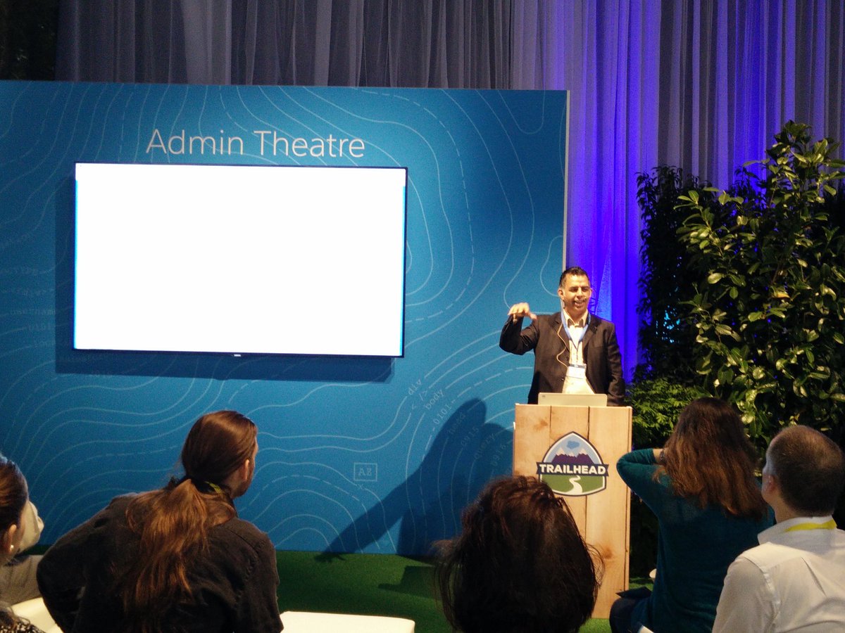 NoorDinTech's tweet photo. .@Bashdin of @ZumzumLtd opens in the #SalesforceTour #London #AdminZone
#ZumZumFinancials https://t.co/8Qp6bsfNKR
