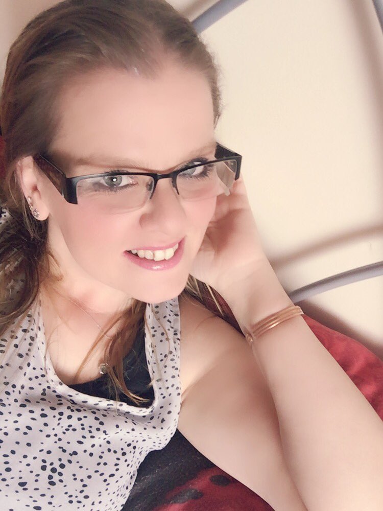RosieMaryBush's tweet photo. Morning twitterlings #morning #selfie #morningselfie #Twitterlings https://t.co/MQcMJy13F5