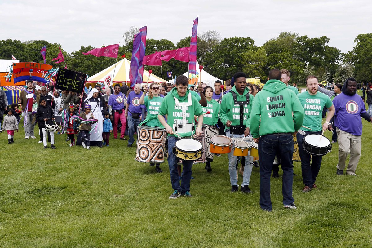 phoenixtogether's tweet photo. We couldn't resist reliving the #localparade celebrating 90 yrs of our estates for this weeks #TBT! #Lewisham https://t.co/BibeBp32SI