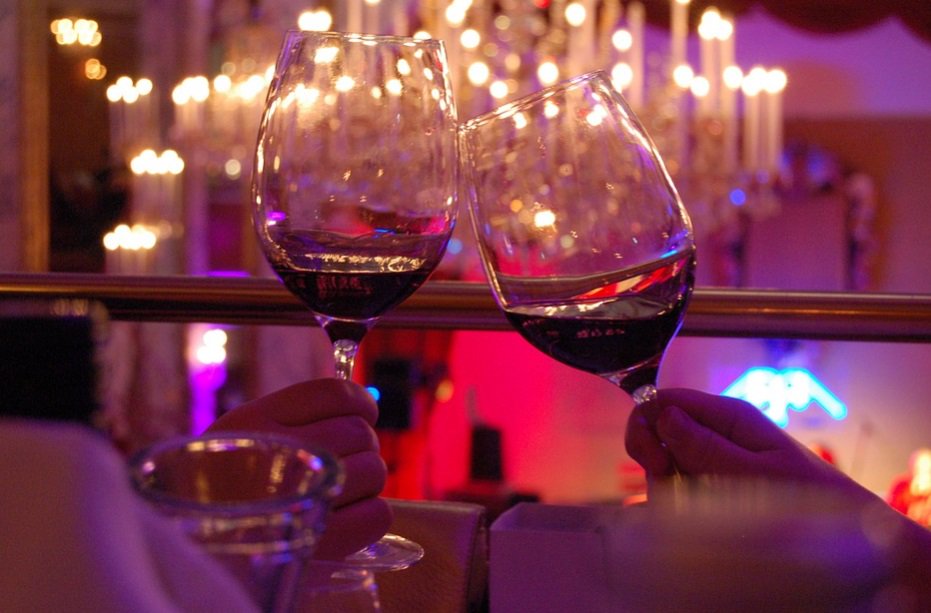 Cheers to Thirsty Thursday! #ThirstyThursday #winelovers #wine #cheers