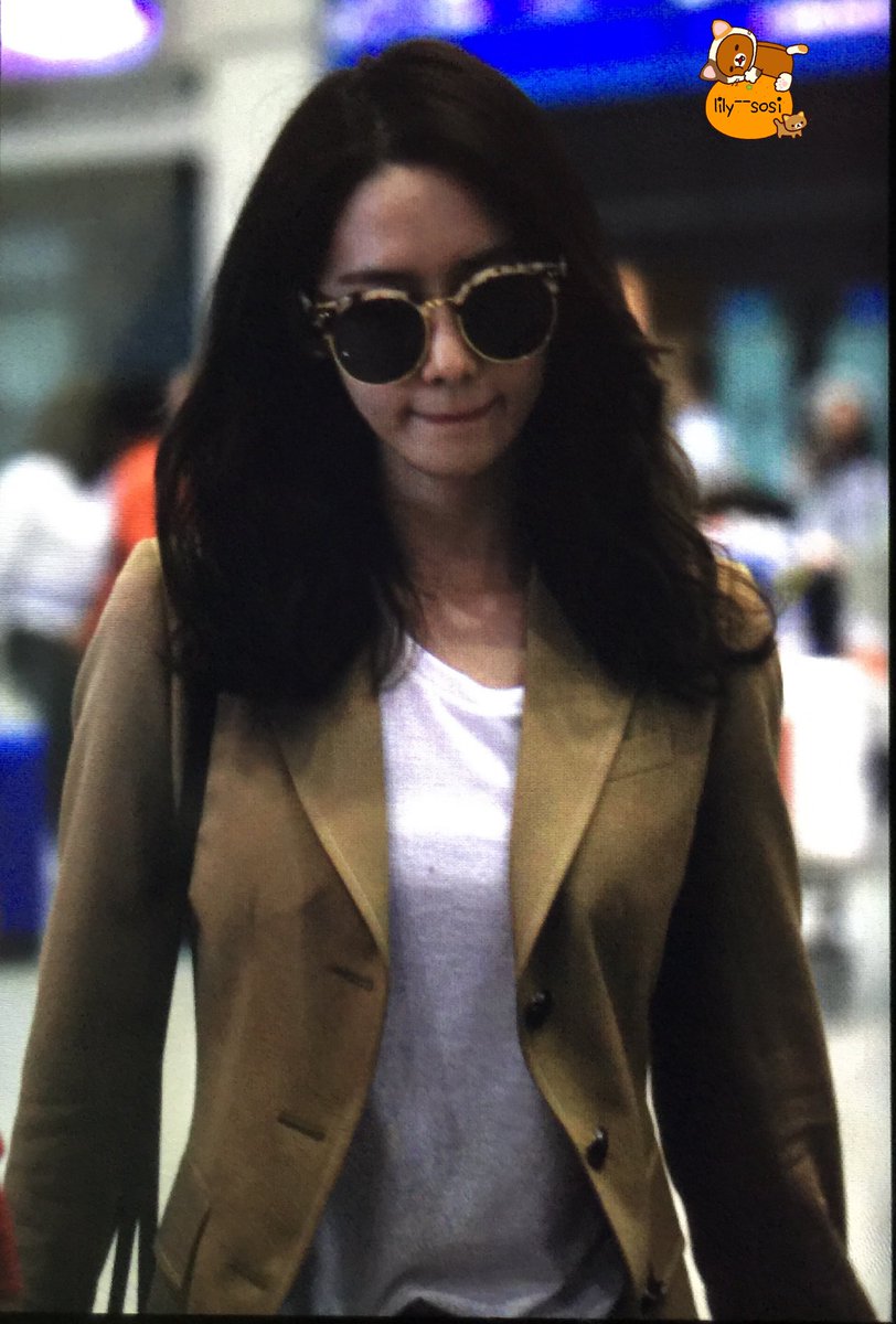 [PIC][19-05-2016]YoonA trở về Hàn Quốc vào trưa nay Cizr5T0UYAAVDCA