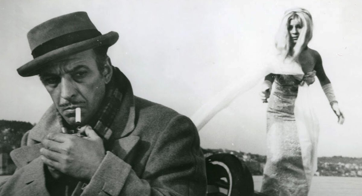 "İnsan yorulur bazen insan olmaktan."

Ahmet Telli