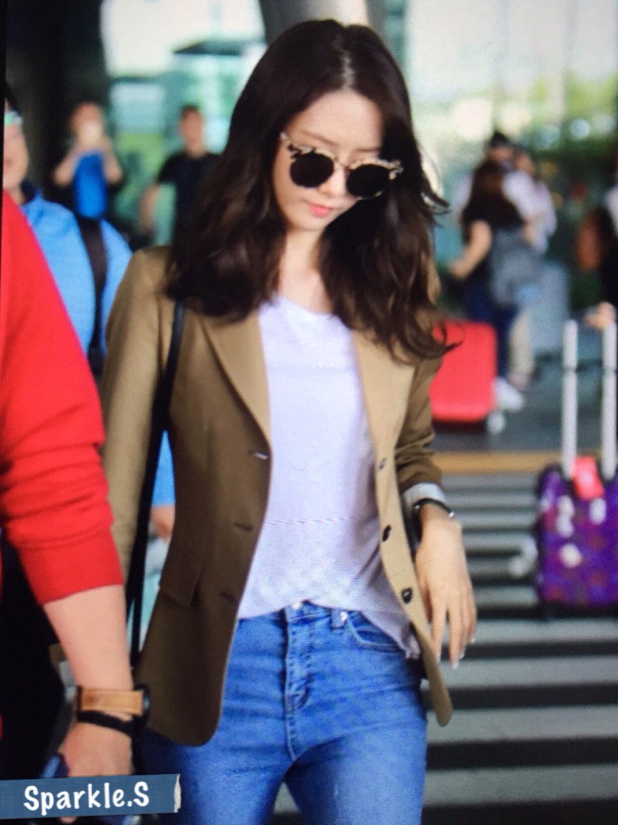 [PIC][19-05-2016]YoonA trở về Hàn Quốc vào trưa nay CizrzB0U4AAtTHk