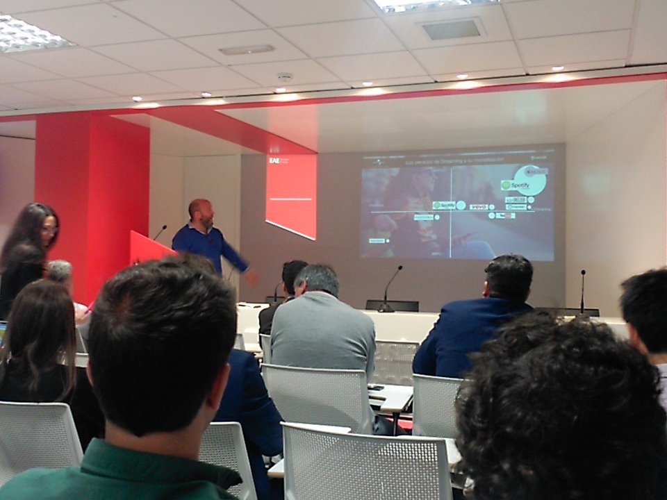 ag_digitales's tweet image. La industria de la música produce tan sólo 500 millones de euros anuales en España @universalspain #ADautomation