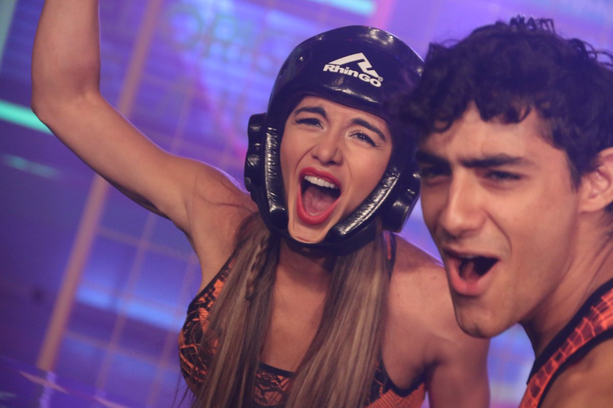estoesguerra_tv's tweet photo. ¡¡RETADORES!! 💚❤ RT si @Korina_R merece quedarse en la COMPETENCIA #GyRYoSentencioA 💪👏 https://t.co/LuPMd2skwg