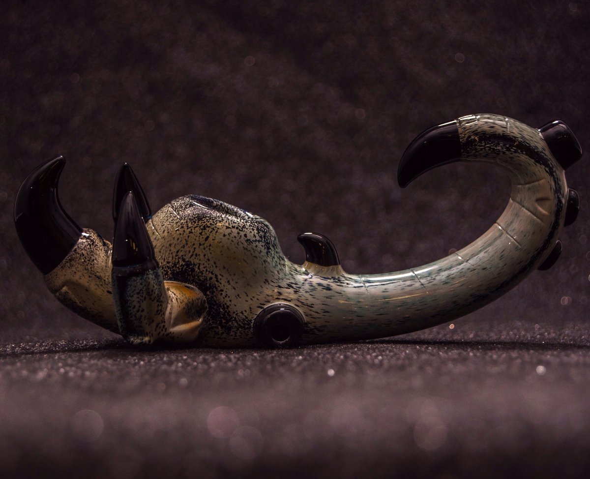DankStop's tweet photo. Eagle Claw Sherlock #pipe by #TorcherGlass 🔥
Available now on our online #headshop 💨
🚦https://t.co/URLj5WBfkJ https://t.co/Co3LDL0DGI