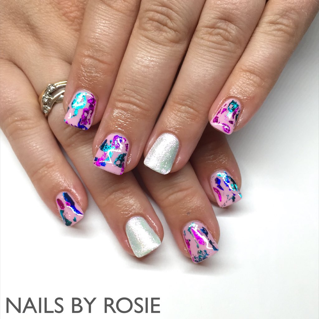 nailsbyrosiew's tweet photo. Nail foils #nailart #showscratch @BiosculptureGB @ScratchMagazine @PROHairBeauty #biosculpture https://t.co/W6FYH58M5M