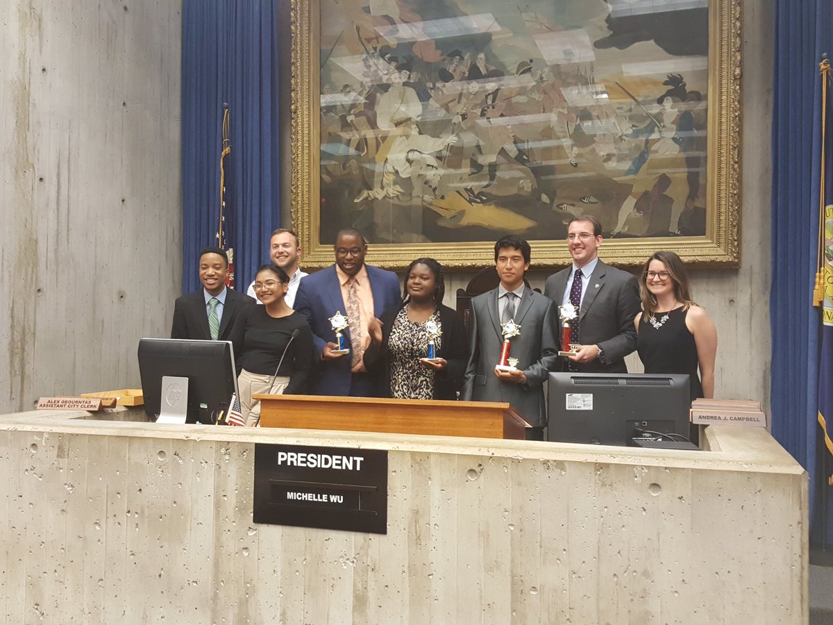Team5969's tweet photo. With the judges and special speakers! #CityHallDebates @TheEnglishHS @bostondebate https://t.co/QLCYInn9YK