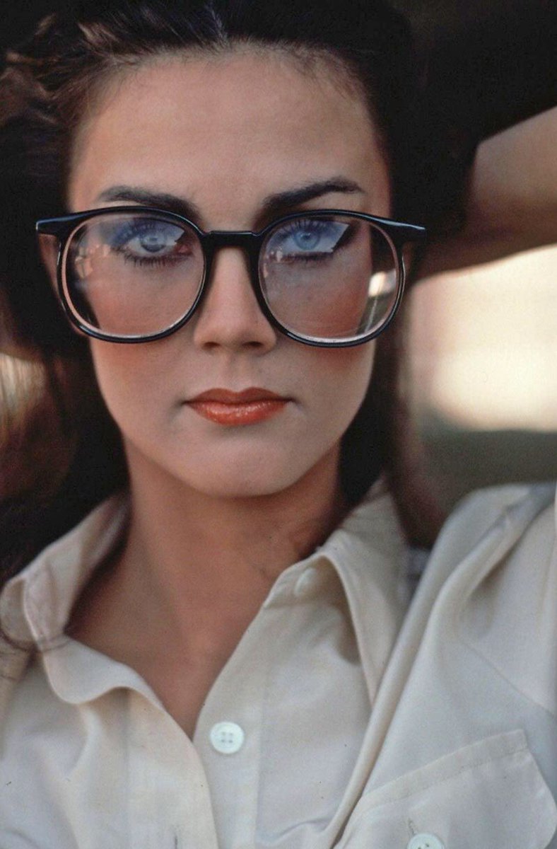 Super 70s Sports on Twitter: &quot;Lynda Carter was so hot not even Harry  Carays glasses could stop her.… &quot;