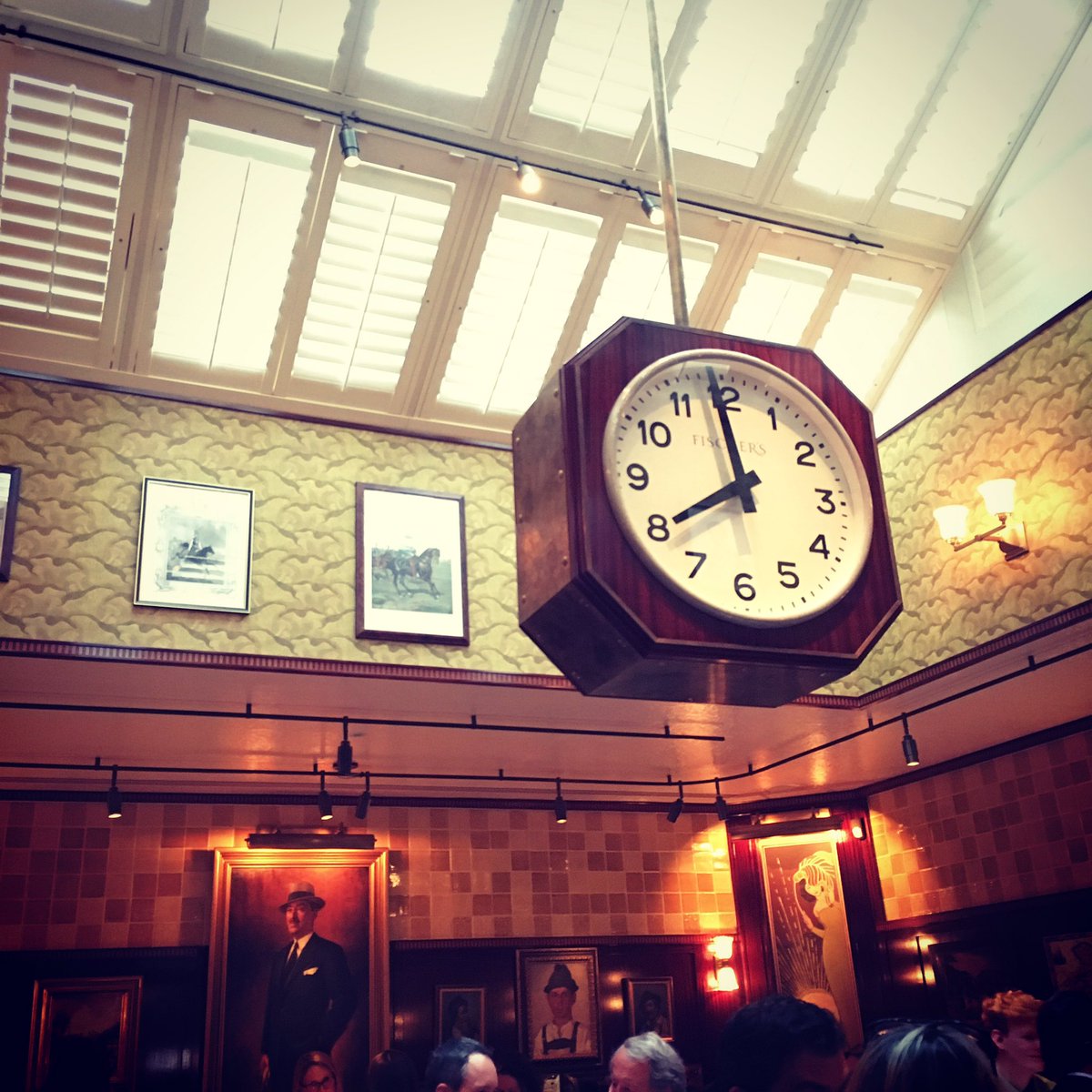 ButlerMayDesign's tweet image. Love the suspended vintage clock in this Austrian inspired restaurant.A real centrepiece #vintage #restaurant design