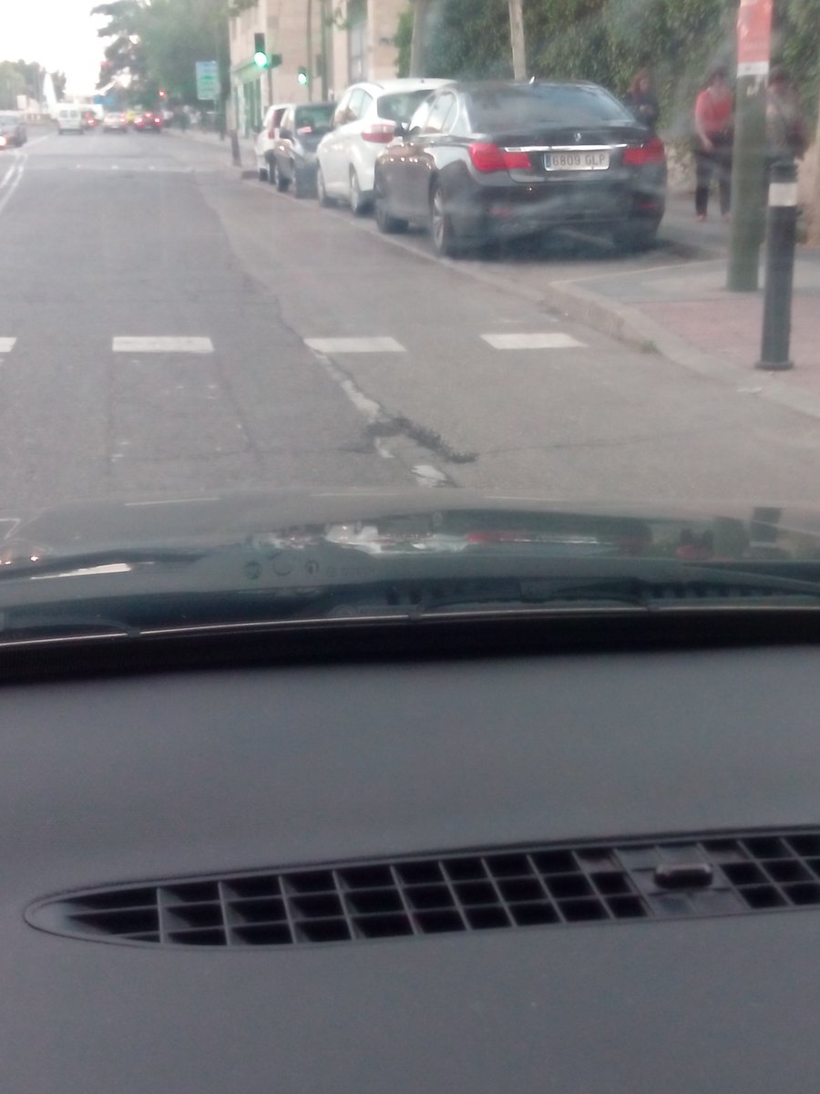 CilusMadrid's tweet photo. Desde @CilusMadrid denunciamos el lamentable estado de las calles en Madrid https://t.co/Z5av53fIEG