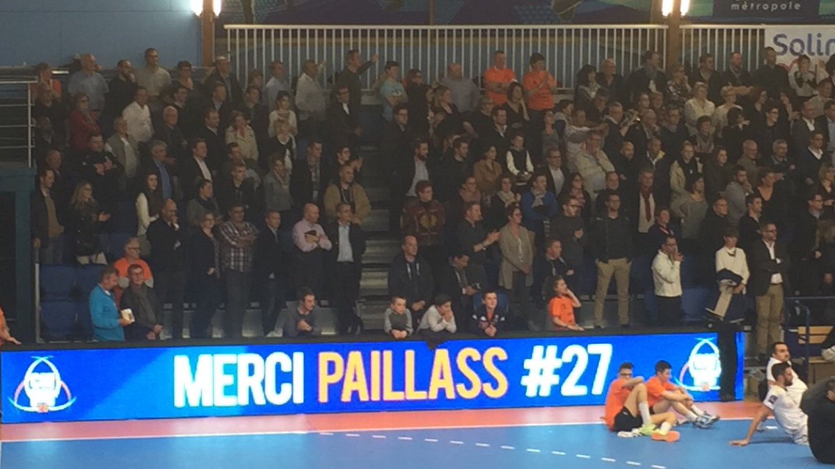 FaynotM's tweet photo. Hommage à @EPaillasson. Dernier match de sa carrière @LNHofficiel https://t.co/KNnkahOaYA