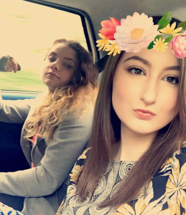 itsemmadavison's tweet photo. @lydielidz 👑👭 https://t.co/zGtIDNzsXf