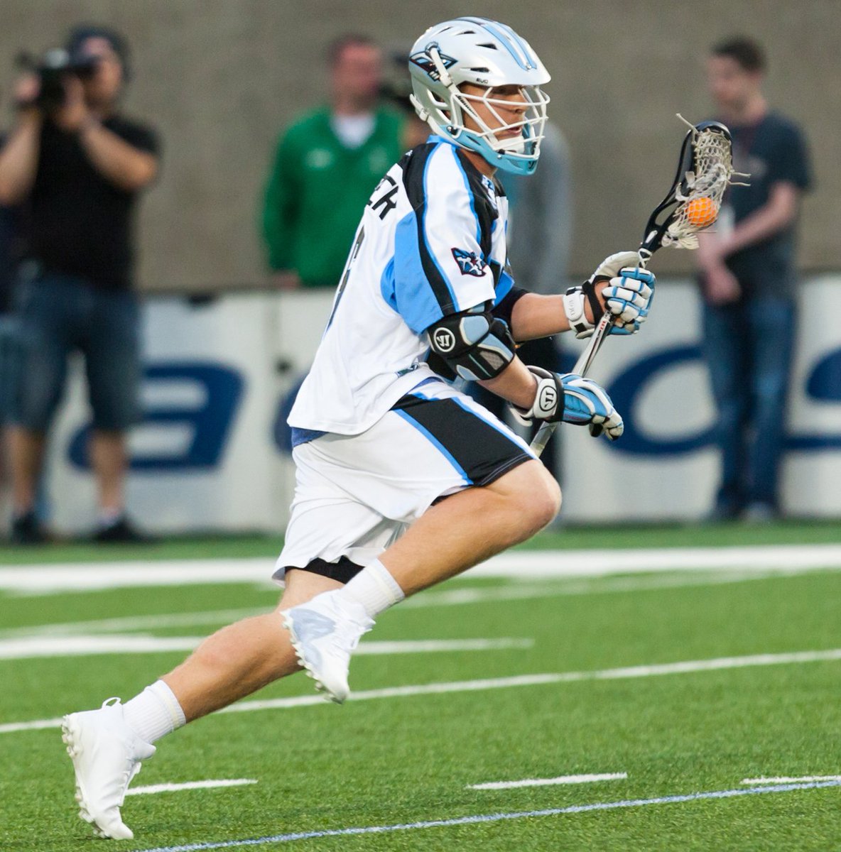 warriorlax's tweet photo. #WarriorPro @tomschreiber26 and the Machine play the Rattlers tonight. #EvoCollection #WarriorCustoms #MLL2016 https://t.co/Jv7YkhdPUj