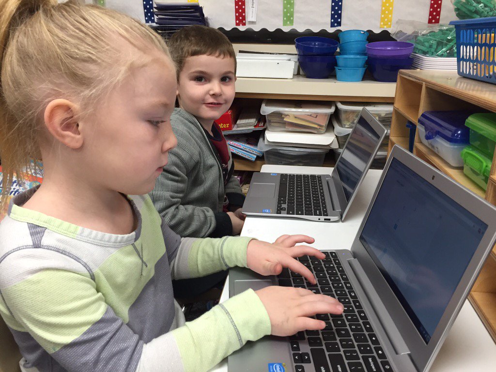DaleLunt's tweet photo. Shout out to Suzanne Lunt for helping her Kindergarten students start early with keyboarding skills!
#seti2016 https://t.co/M5RBRwKSa4