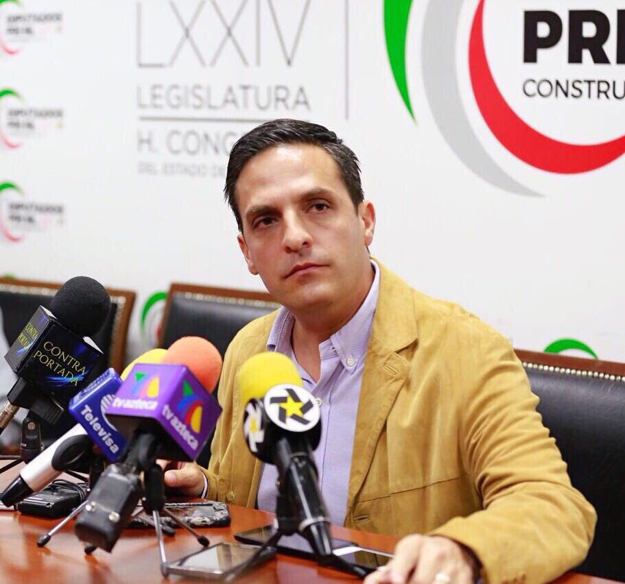 MarcoGzzNL's tweet photo. Los @DiputadosPRI_NL hicimos consensos para autorizar la reestructura de la deuda y beneficiar a la ciudadania https://t.co/0uXLLNLN39