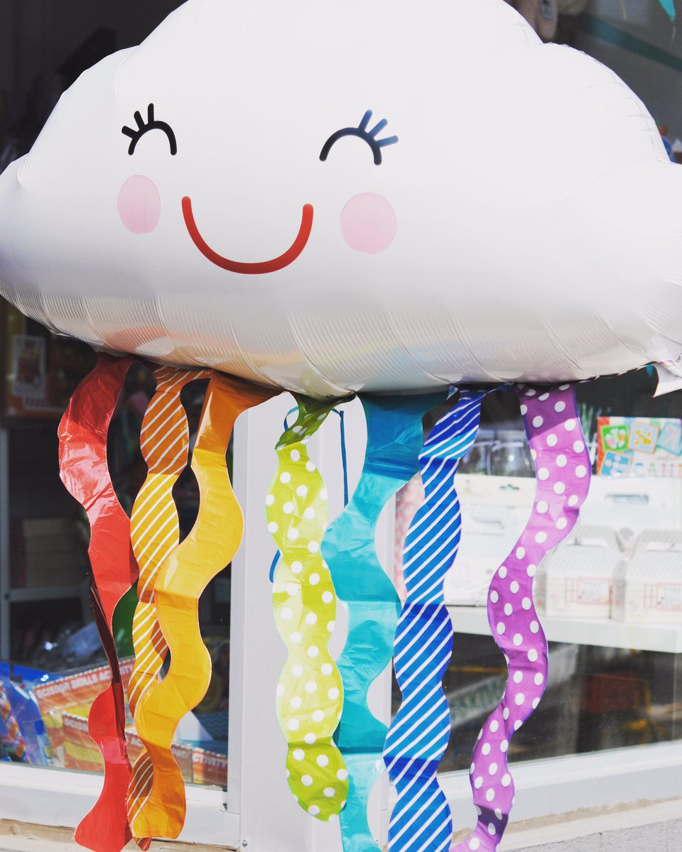 Lolliloot's tweet photo. Hope this brings lots of smiles your way! #happythursday #balloon #smiles https://t.co/u5ZJ7K3JWD