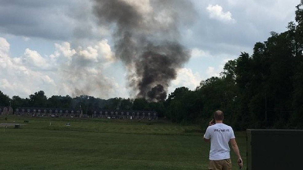 KTULNews's tweet photo. BREAKING: Blue Angels jet crashes in Smyrna, Tenn. near Nashville https://t.co/p7X6em8JEj https://t.co/IVNNXrRUIs