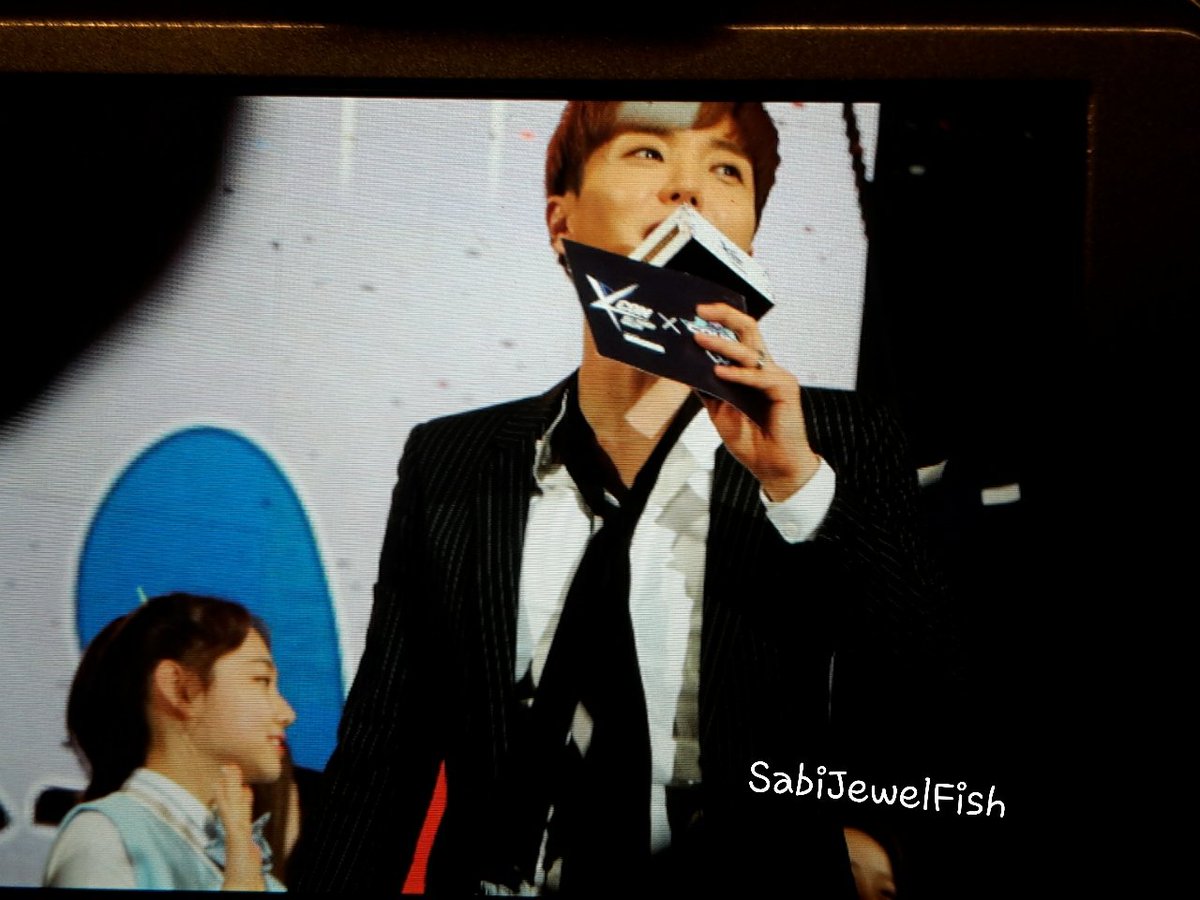sabihae9301's tweet photo. 160602 #leeteuk #이특 #MC이특 #KCON https://t.co/bvpJQue0zG
