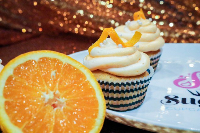 This orange creamsicle cupcake #recipe is perfect for summer parties : ow.ly/DigE300OLDK <a href="/sugarbbaking/">Blaire Kelley</a>