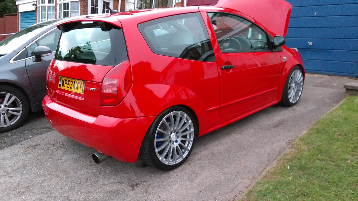 cameronaro's tweet photo. Car's all cleaned for french car show the weekend at castle comb. #c2uk #citroenc2 #citroen @CitroenUK @PFCMagazine https://t.co/SSDRTuOChl