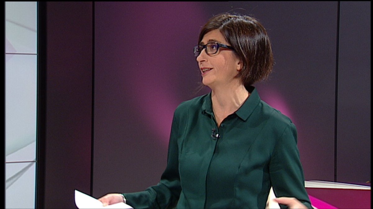 Ara, <a href="/natzafarre/">natza farré</a> i la seva mirada a l'actualitat. Seguiu-la en 🔴 DIRECTE bit.ly/1L6N7zf  #PuntCatTV3