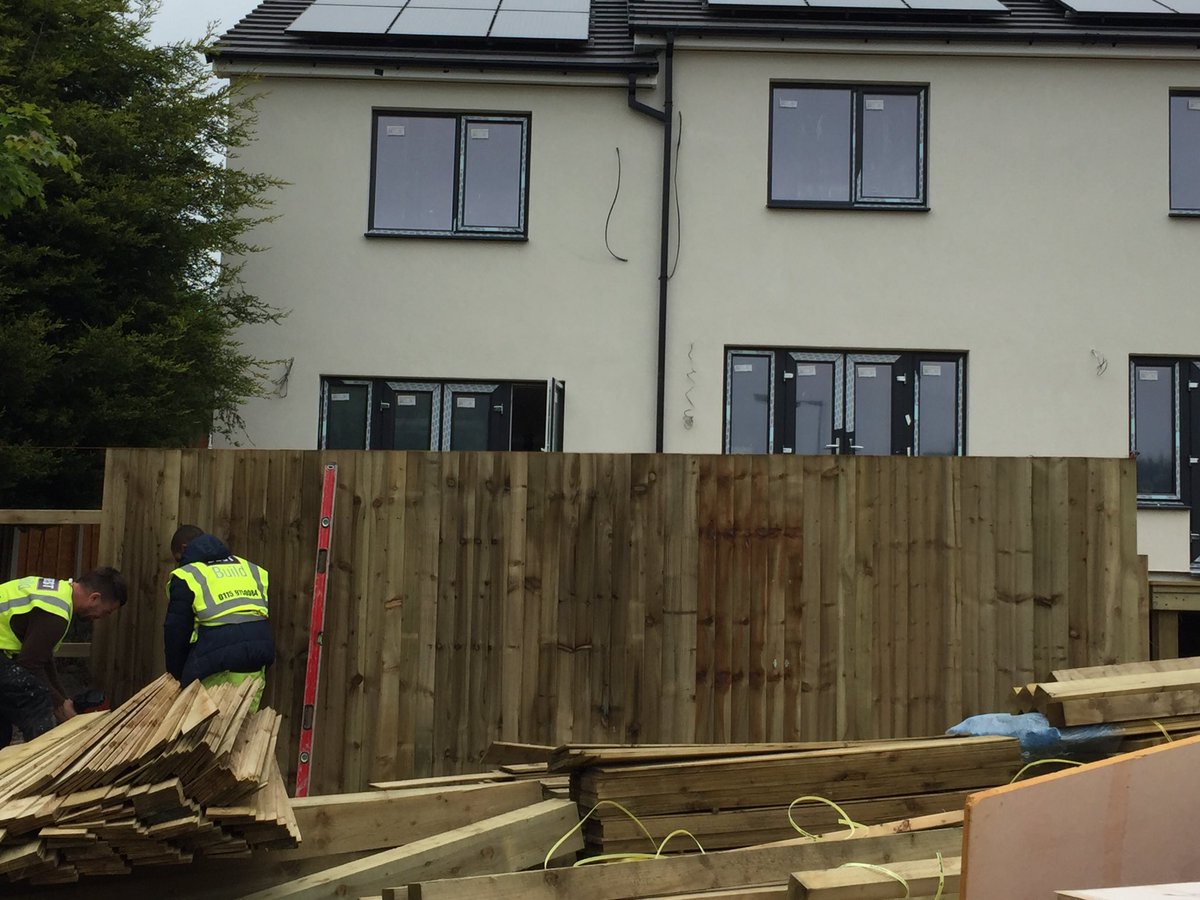 positivehomes's tweet image. Fences coming on a treat at Prospect Road, Chesterfield thanks to @BESTBuildUK!