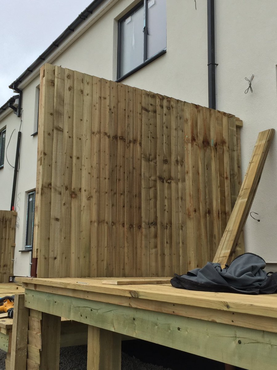 positivehomes's tweet image. Fences coming on a treat at Prospect Road, Chesterfield thanks to @BESTBuildUK!