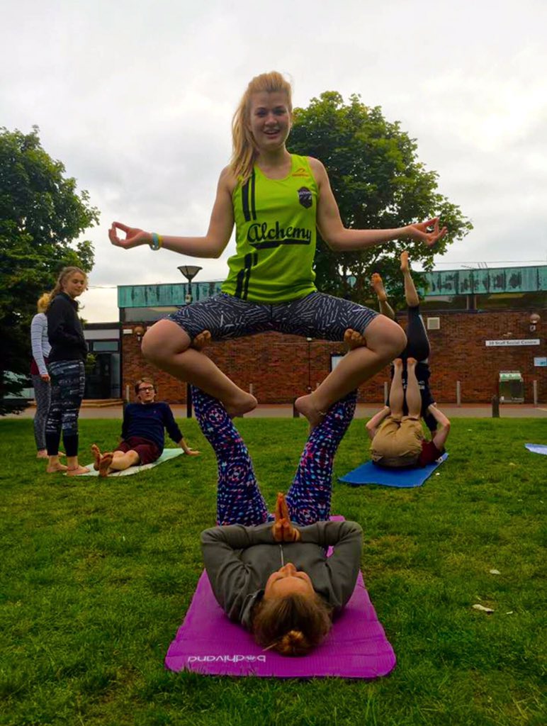 AmberDanksGT's tweet image. Tried #AcroYoga today! #SmoothRecovery #Swimming #Soon &amp;lt;3 I can't wait!! Xx