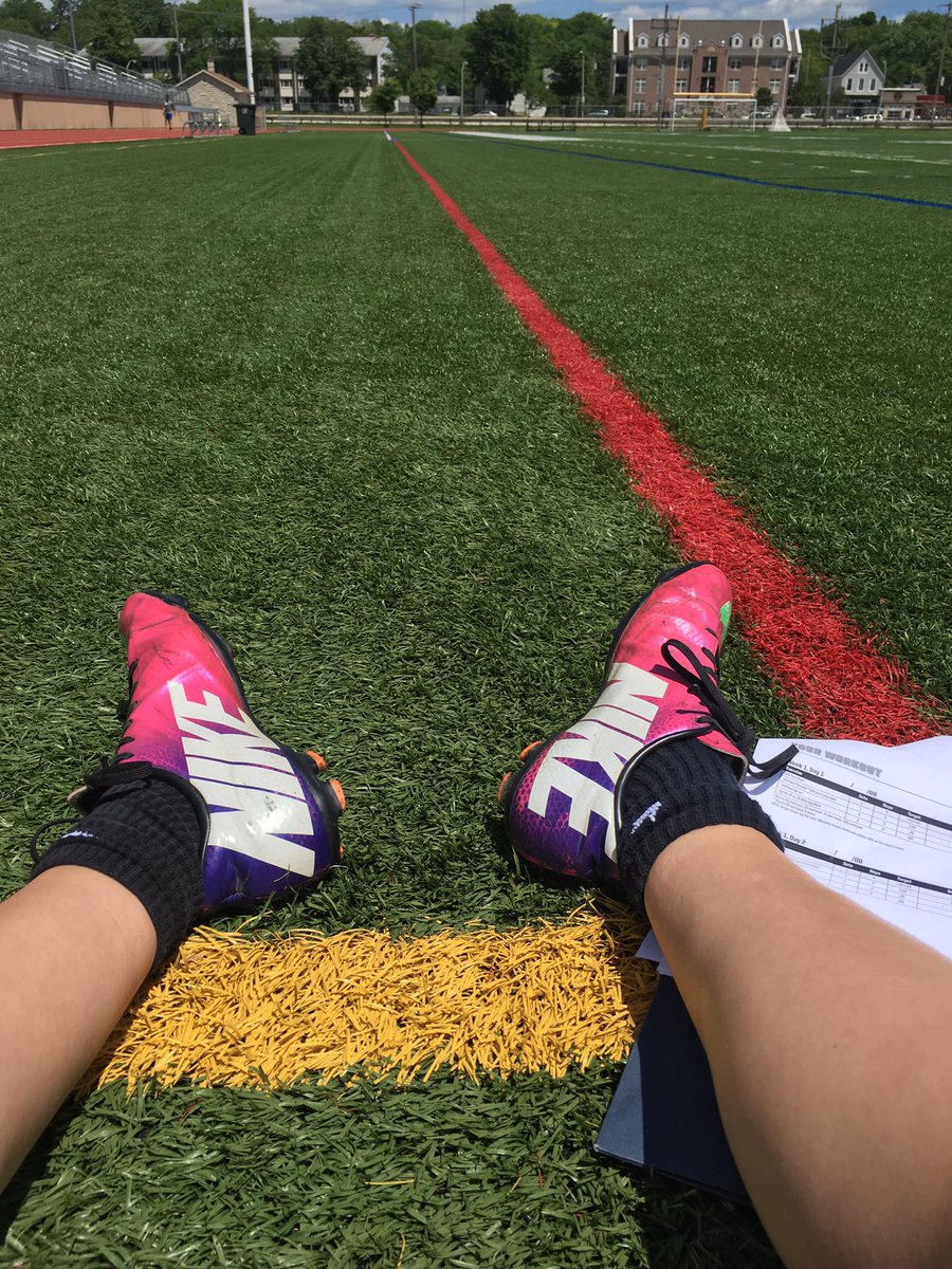 TearAcl's tweet photo. amazing feeling to have the cleats back on. worth all the hard work👌🏼 https://t.co/fw8fqpkSYP