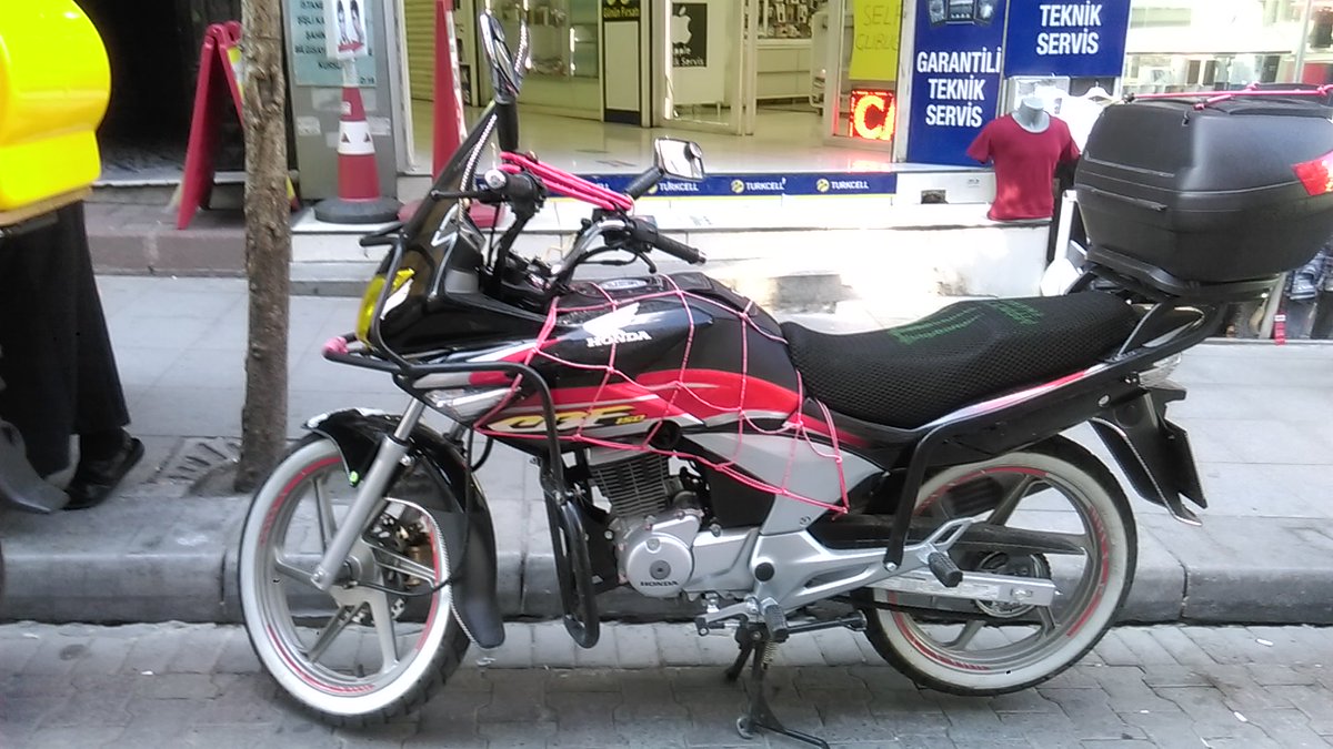 Kurye servislerinde acil express hizmet verilmektedir. Gece geç saatlere kadar kurye servisleri için yanınızdayız.