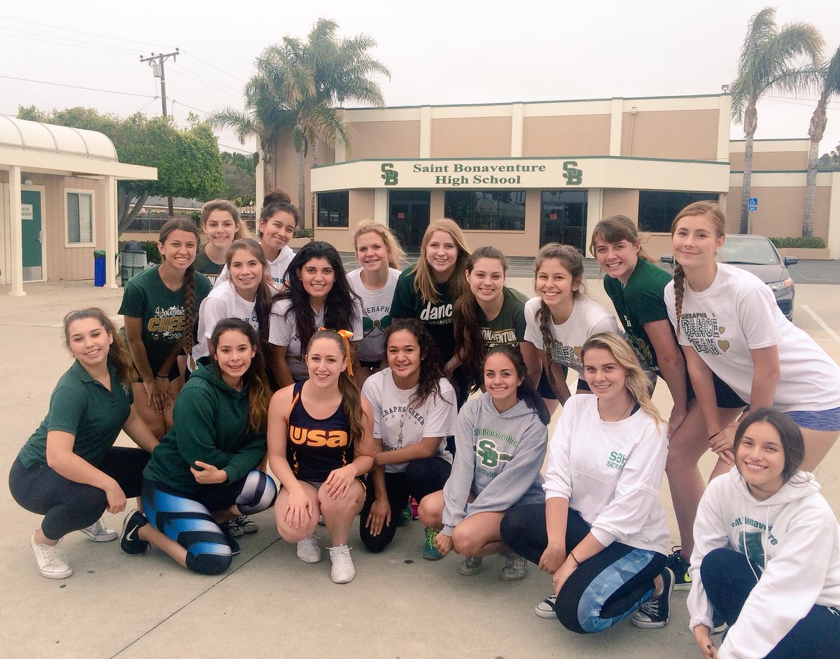 Jessica had a fun day working with St. Bonaventure High School! ❤️💙💛 #WereAllIn2016 #USAcamps